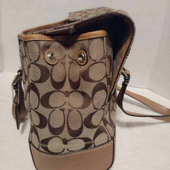 Coach authentic handbag